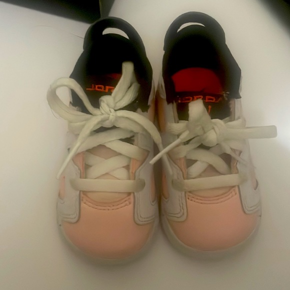 Jordan 6 Retro toddler girl - Picture 2 of 5